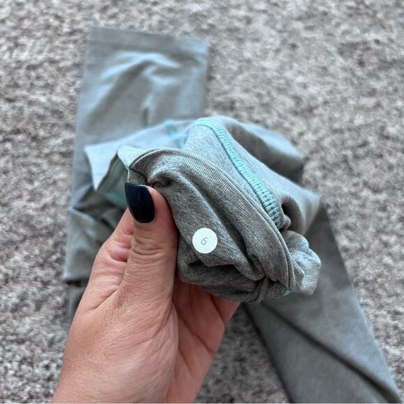 Lululemon Women Size 6 Gray Cropped Leggings Athletic - Picture 4 of 6